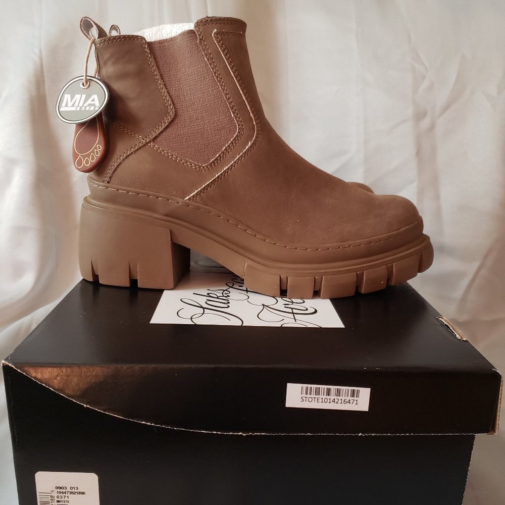 Brand New MIA Taupe Chelsea Connor Boots